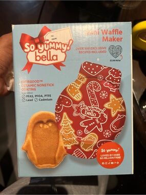Target So Yummy Bella Red Holiday Mini Waffle Maker
